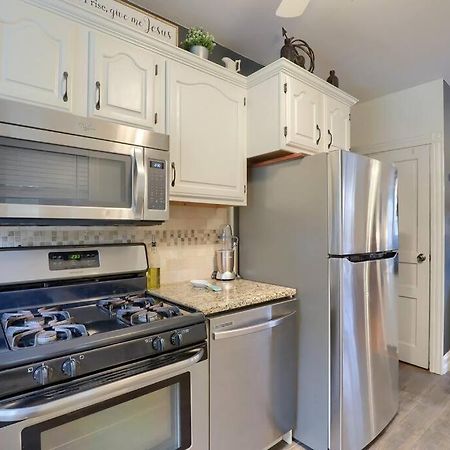 Rare City Home W/ Backyard Fire-Pit & Hottub Lancaster Exterior photo