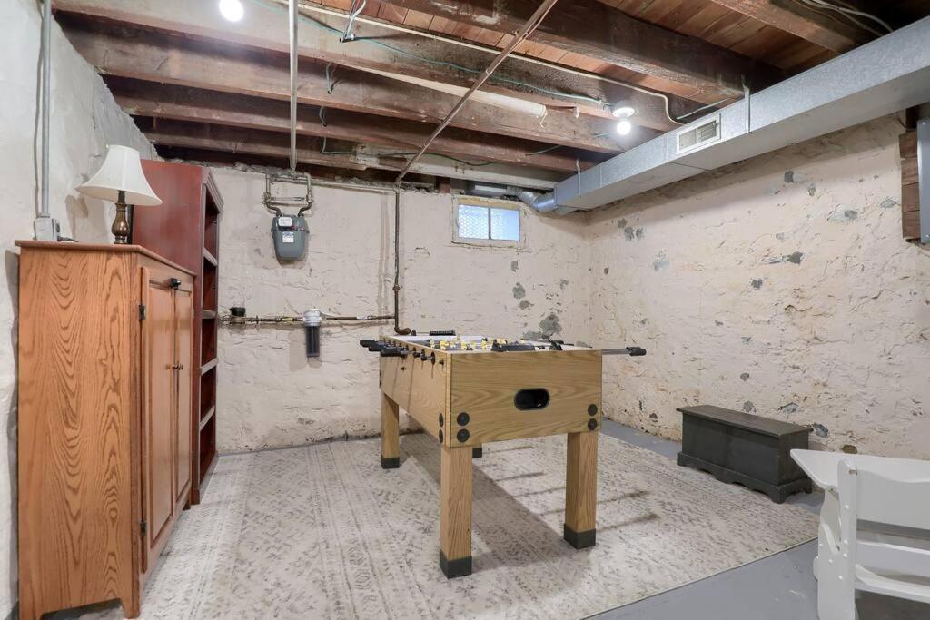 Rare City Home W/ Backyard Fire-Pit & Hottub Lancaster Exterior photo